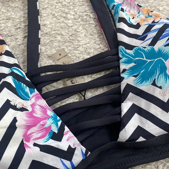 TiniBikini Women’s Reversible Floral Chevron Black 2 Piece Swim Bikini Sz M - Picture 5 of 7